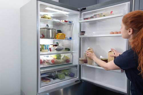 Qué recipientes de plástico se pueden usar para guardar comida en el  refrigerador?